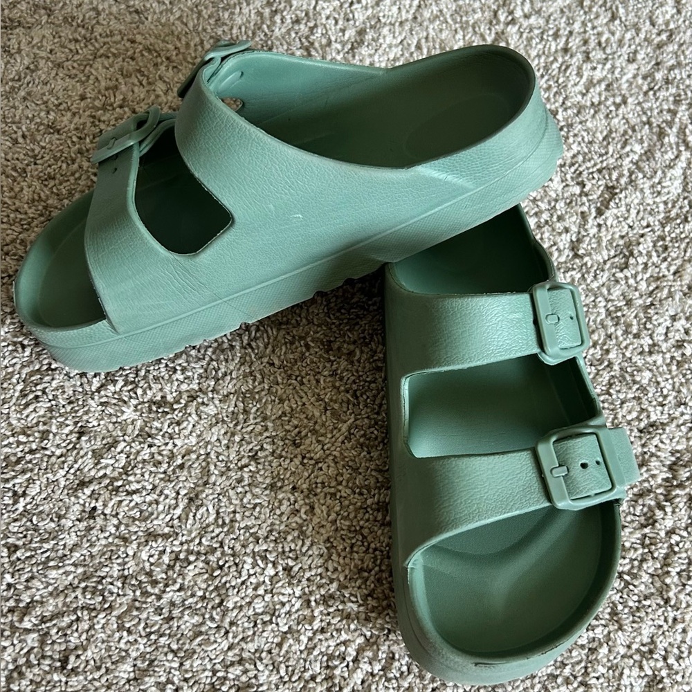 MIA Platform Footbed Sandal Seafoam Green SZ 6‎